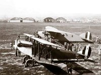 Zračna luka Borongaj 1932. godine. Talijanski vojni avioni.jpg